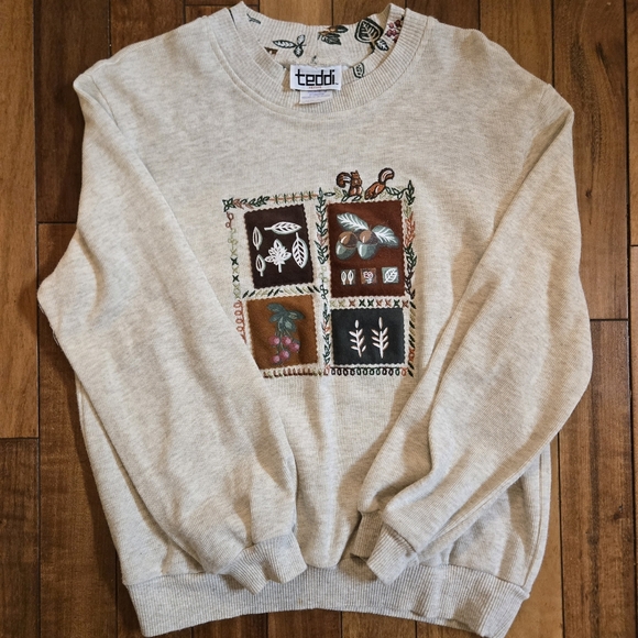 Vintage Embroidered Teddi Cream Sweater with Leaf Pattern - Picture 6 of 7